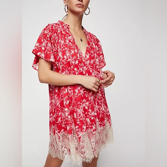 Free People Dresses & Skirts - FREE PEOPLE red white dainty floral print short sleeve V neck mini dress lace M